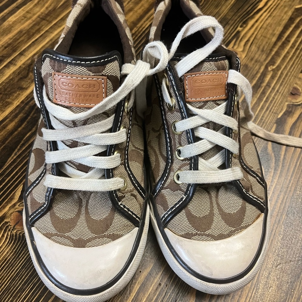 Size 7 coach sneakers